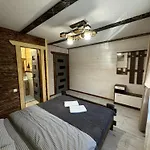 Apartment кольорові подорожі 2 *