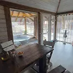 Apartment кольорові подорожі 2 *