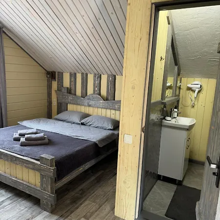 Apartment кольорові подорожі 2 *