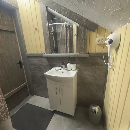 Apartment кольорові подорожі 2 *