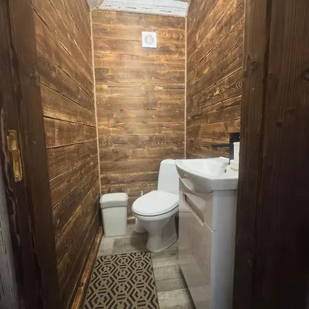 кольорові подорожі 2 Apartment *